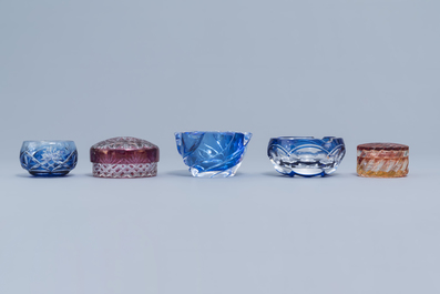 A varied collection of partly coloured glass and crystal items, a.o. Val Saint Lambert, 20th C.