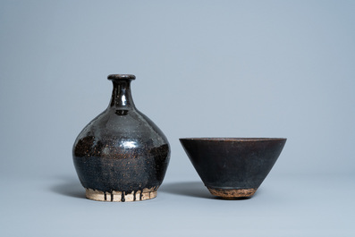 A varied collection of brown and black glazed ceramics, a.o. Henan jars, China and Southeast Asia, Song and/or later