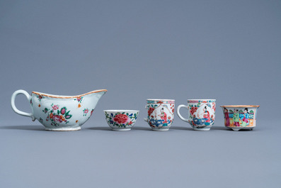 A varied collection of Chinese famille rose porcelain, 18th/19th C.