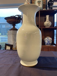 A Chinese blue and white 'antiquities' vase, 19th C.