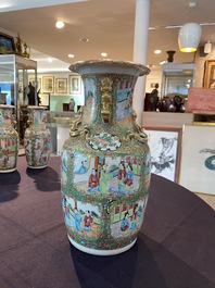 Six vases, un pot couvert et un cremier en porcelaine de Chine famille rose de Canton, 19&egrave;me si&egrave;cle