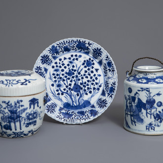 A Chinese blue and white teapot, a covered box and a plate, 19th C.