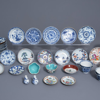A varied collection of mostly blue and white and famille rose Chinese porcelain, Kangxi and later