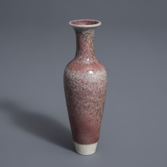 A Chinese monochrome 'peach bloom' glazed vase, Kangxi mark, Republic, 20th C.