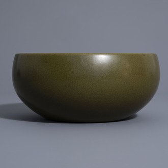 A Chinese monochrome 'teadust' glazed bowl, Qianlong mark, 19th/20th C.