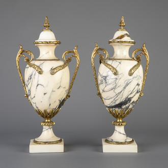 A pair of gilt bronze mounted Calacatta marble cassolettes, 19th/20th C.