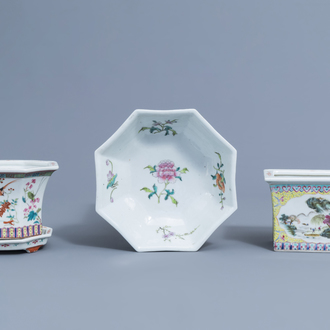 Two Chinese famille rose jardinières and a bowl with floral design, 20th C.