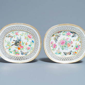 A pair of Chinese reticulated oval Canton famille rose 'butterfly' dishes, 19th C.