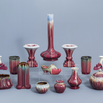 Une collection variée d'objets polychromes de style Art Nouveau et Art Déco, e.a. Thulin, première moitié du 20ème siècle