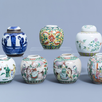 Sept pots en porcelaine de Chine famille rose, famille verte et bleu et blanc, 19ème/20ème siècle