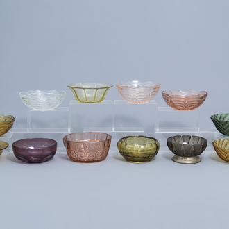 A varied collection clear and coloured glass Art Deco bowls, a.o. Val Saint Lambert, 20th C.