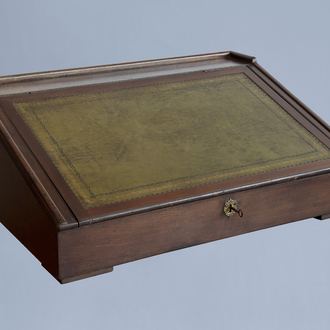 An English Victorian wooden writing box with interior and green leather top, 19th C.
