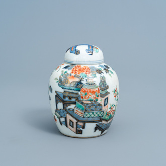 Un pot couvert en porcelaine de Chine doucai à décor d'antiquités, marque de Kangxi, 19ème siècle