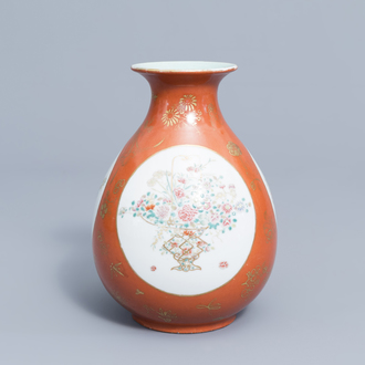 A fine Chinese famille rose 'yuhuchunping' vase with coral red ground and floral design, Qianlong mark, Republic, 20th C.