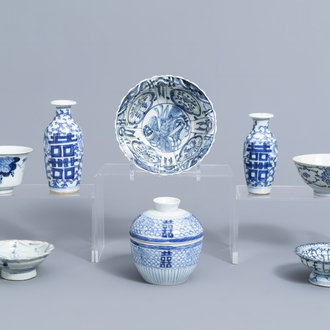 A varied collection of Chinese blue and white porcelain, 19th/20th C.