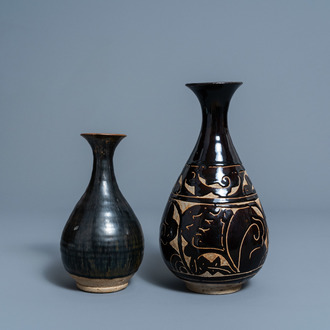 Two Chinese Song style brown glazed 'yuhuchunping' vases, 20th C.
