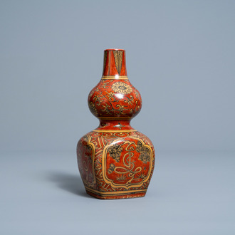 A Chinese Kinrande double gourd vase with floral design, Wanli mark, 20th C.