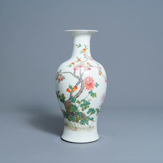 A Chinese famille rose 'pomegranates' vase, 19th/20th C.