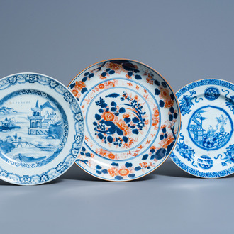 Three Chinese blue, white and Imari style dishes, Kangxi/Qianlong