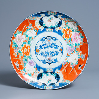 A large Japanese Imari charger with floral design, Meiji, 19th/20th C.