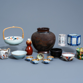 A varied collection of Japanese ceramics, Meiji and later, 19th/20th C.