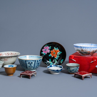 A varied collection of Chinese blue, white, famille rose and copper red porcelain, 19th/20th C.