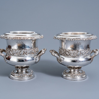 A pair of silver plated Louis XV style 'armorial' wine coolers with the motto 'Oportet vivere' and floral design, 20th C.