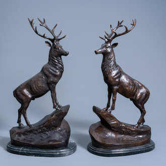 Jules Moigniez (1835-1894): Une paire de cerfs, bronze patiné sur socles en marbre noir
