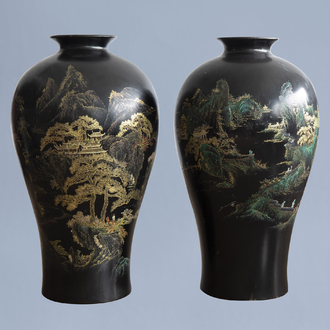 A pair of large Chinese Shen Shao’an type decorated lacquer vases, 20th C.