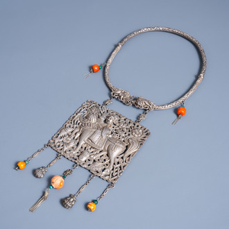A Chinese silver necklace, 19th C.