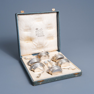 Six silver Louis XVI style salts with spoon with matching 'Wolfers Frères' case, 950/000, maker's mark E.P., ca. 1900