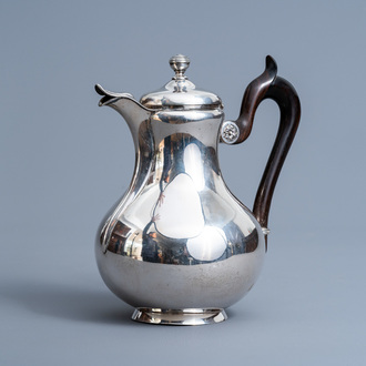 A Belgian silver coffee pot and cover, 800/000, Brussels, maker's mark 'Louis Wolfers père et fils', last quarter of the 19th C.