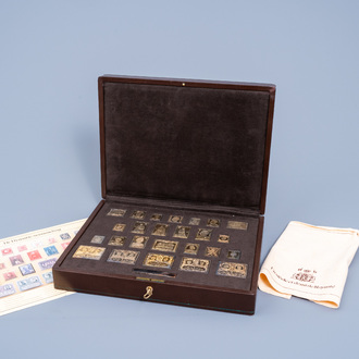 A collection of 25 Belgian gilt silver stamps with matching case, the 'Dynastie-verzameling', 925/000, 1980s