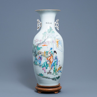A Chinese famille rose vase with a lady, playing children and a cat in a garden, 19th/20th C.