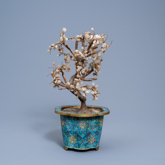A Chinese gemstone tree in a lobed cloisonné jardinière with floral design, 20th C.