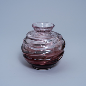 A French Verrerie Schneider 'Cordée' vase, Epinay-sur-Seine, 20th C.