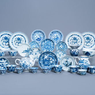 A varied and extensive collection of Chinese blue and white porcelain, Kangxi and later