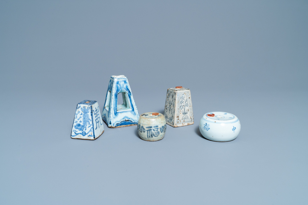 Five Chinese blue and white incense holders or scroll weights, Ming/Qing
